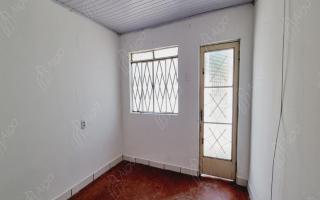 Casa para alugar com 1 quarto, 49m² - 2005