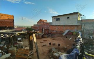 Casa para vender com 2 quartos, 352m² - 303