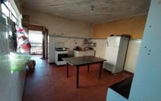 Casa para vender com 2 quartos, 352m² - 298