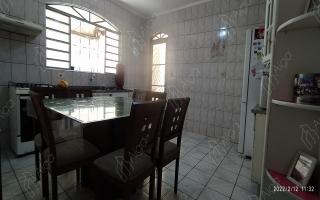 Casa para vender com 4 quartos, 249m² - 364