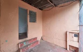 Casa para vender com 1 quarto, 290m² - 750