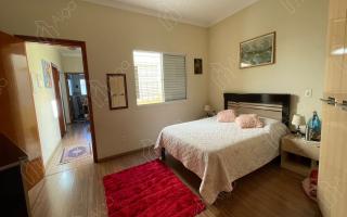 Casa para vender com 3 quartos, 300m² - 981