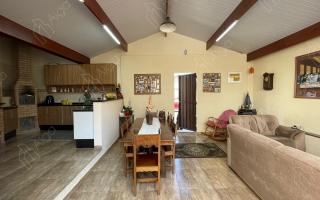 Casa para vender com 3 quartos, 300m² - 984